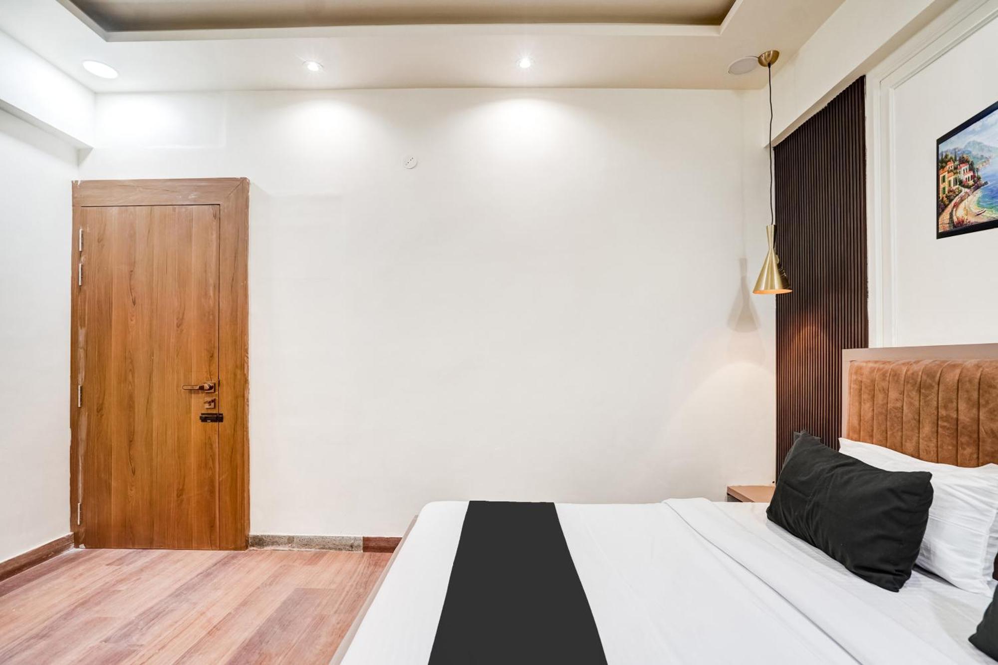 Super Collection O Ratan Lal Nagar Hotel Канпур Екстериор снимка