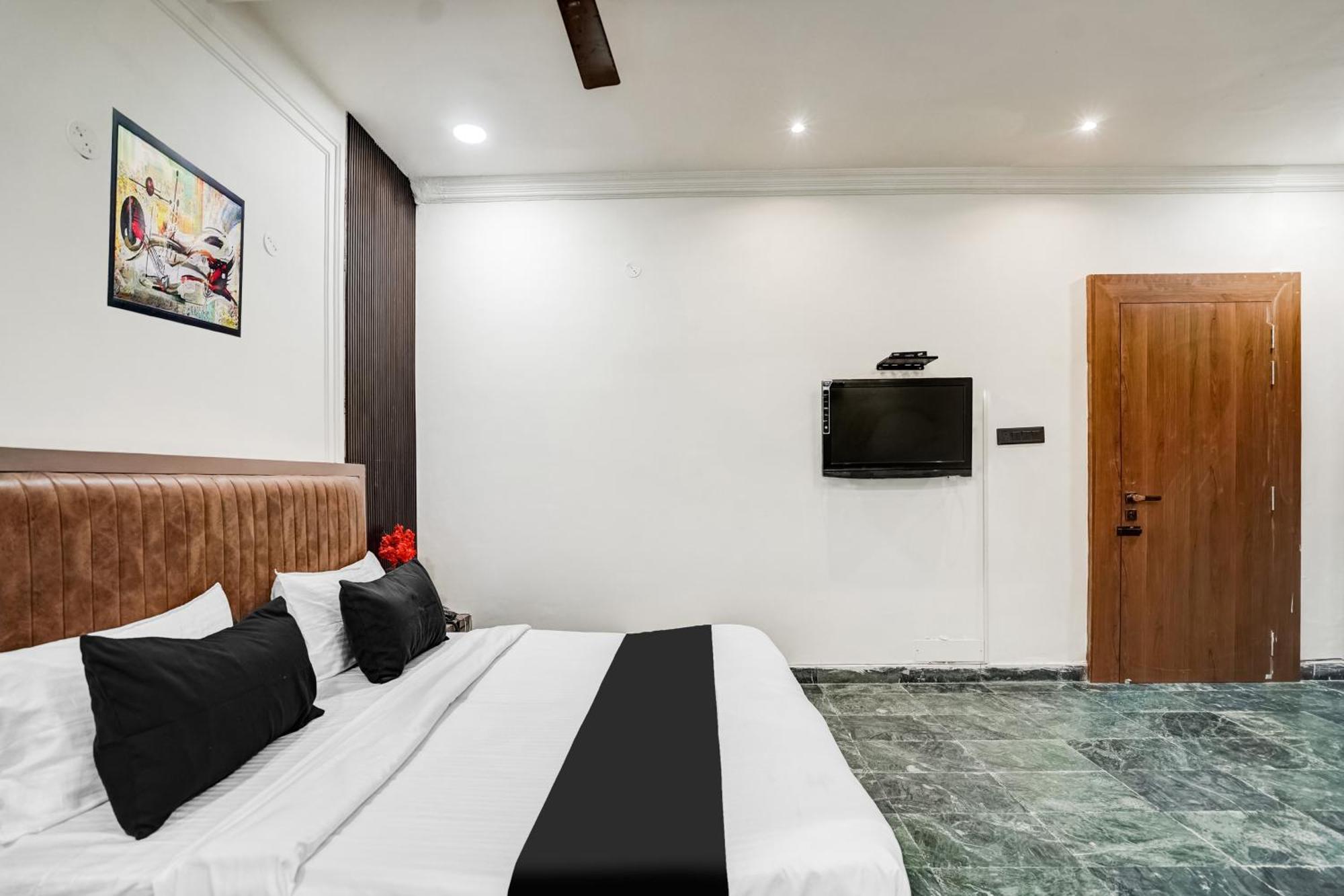 Super Collection O Ratan Lal Nagar Hotel Канпур Екстериор снимка
