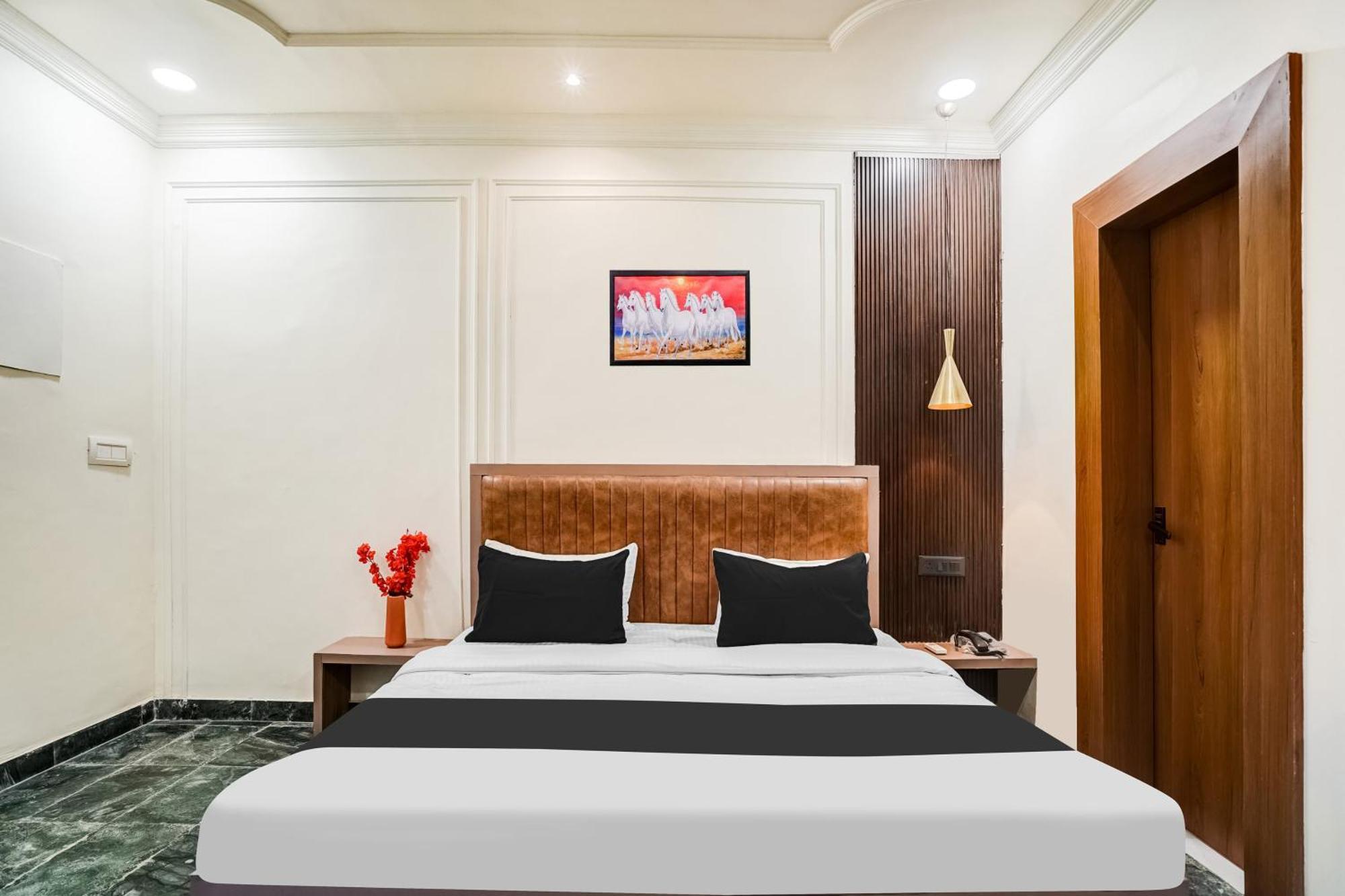 Super Collection O Ratan Lal Nagar Hotel Канпур Екстериор снимка