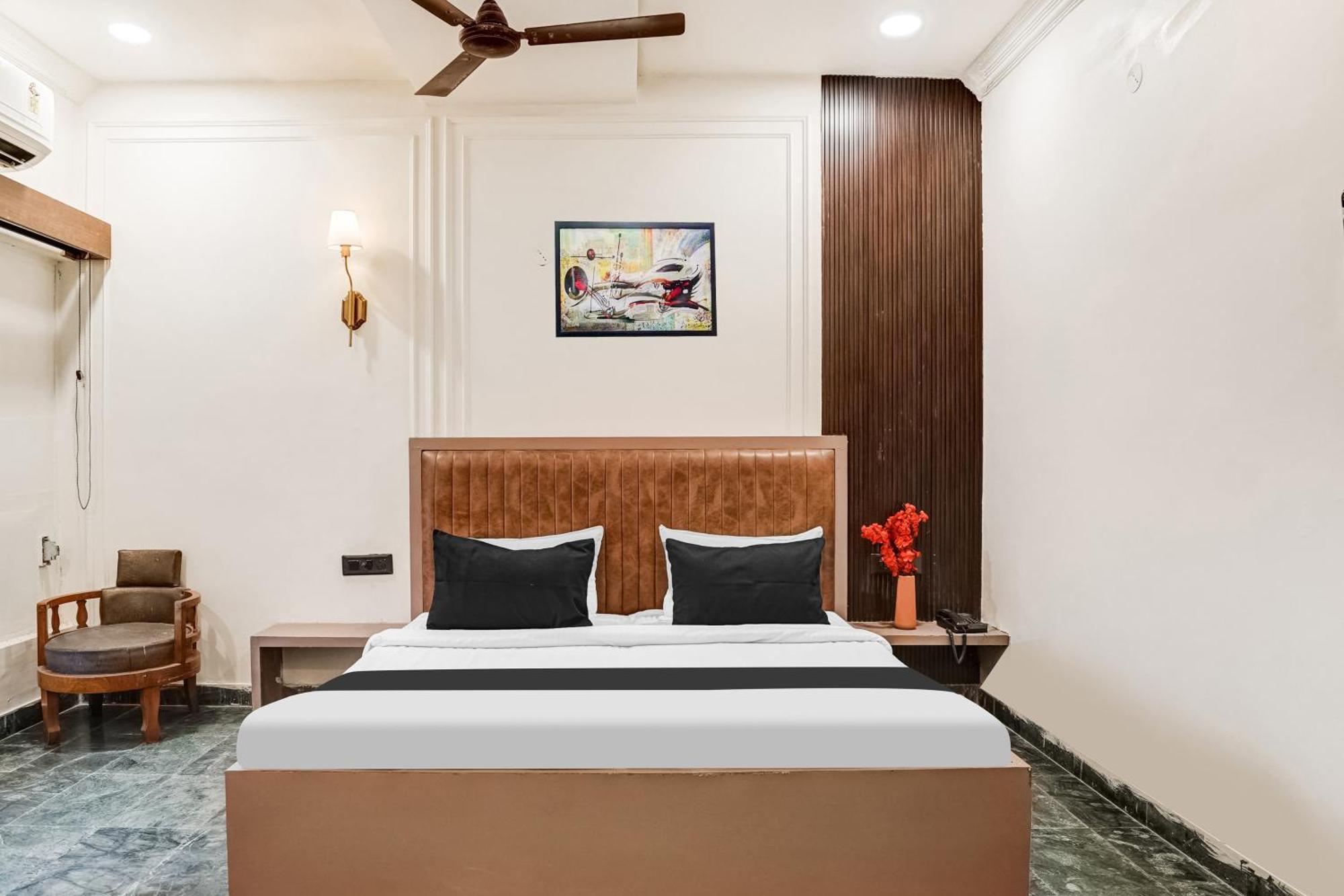 Super Collection O Ratan Lal Nagar Hotel Канпур Екстериор снимка
